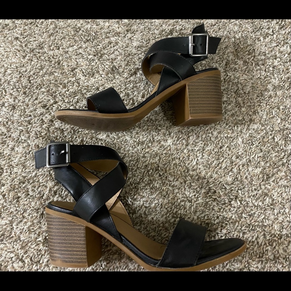 Black Low Heel Pumps